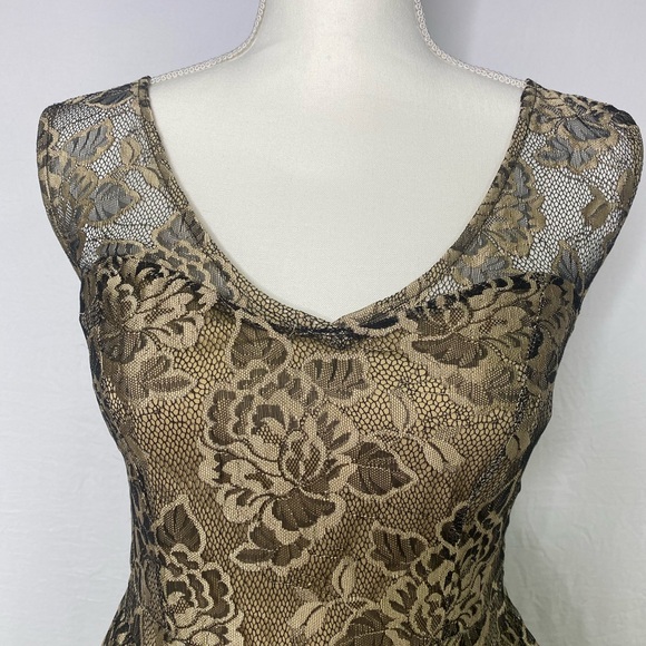 Used,Altarid state size M ,black and Gold - Picture 5 of 9